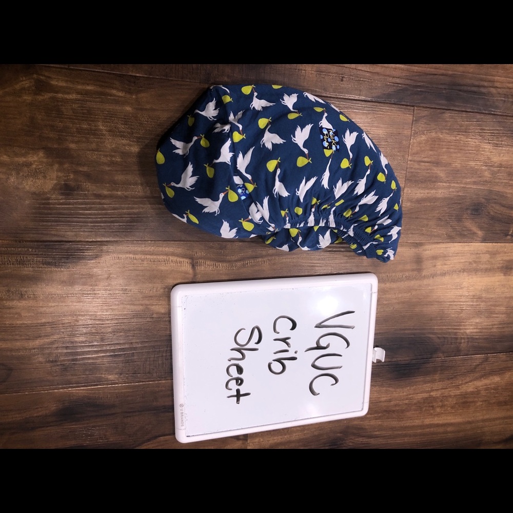 Twilight storks crib sheet VGUC